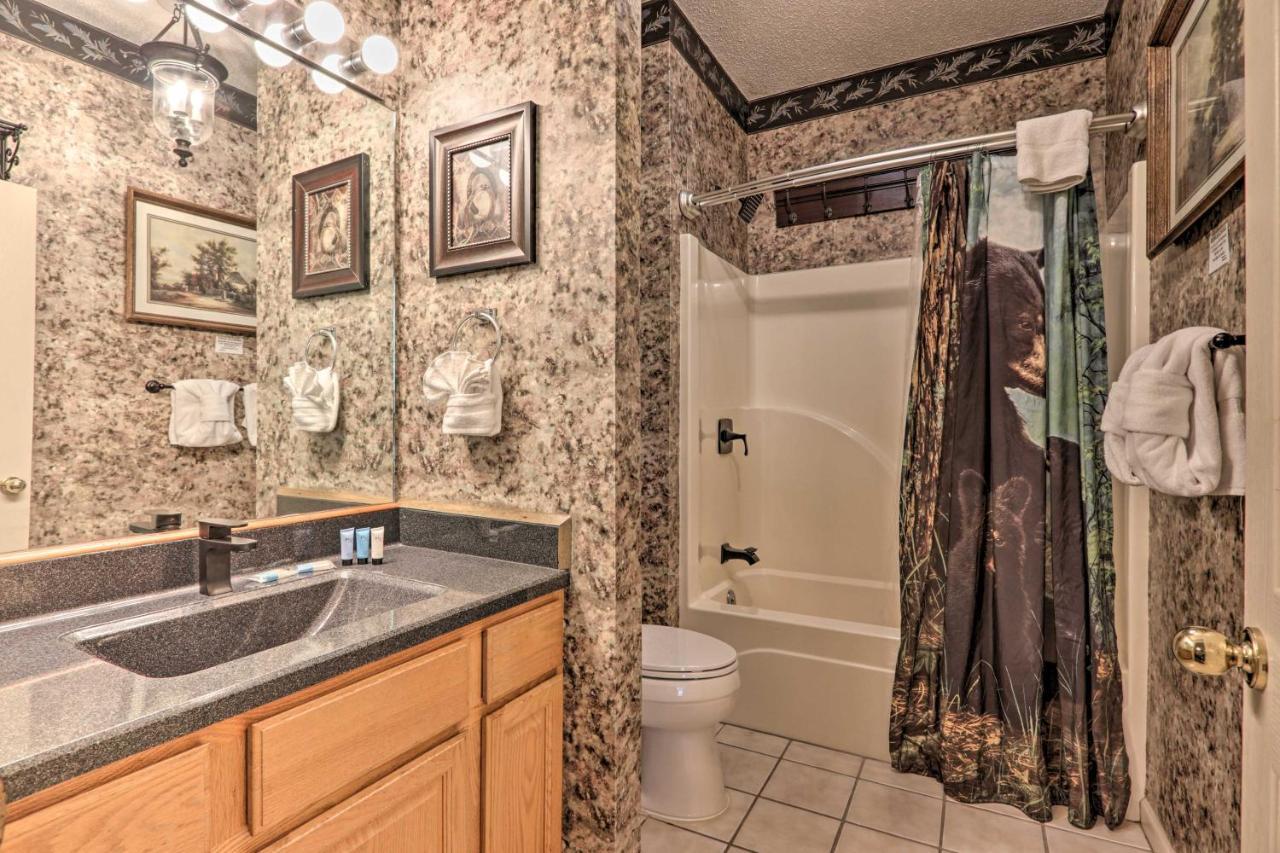Eclectic Cabin With Hot Tub 1 Mi To Ober Gatlinburg Ngoại thất bức ảnh