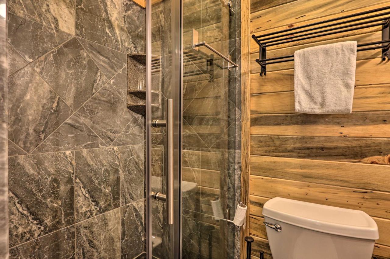 Eclectic Cabin With Hot Tub 1 Mi To Ober Gatlinburg Ngoại thất bức ảnh