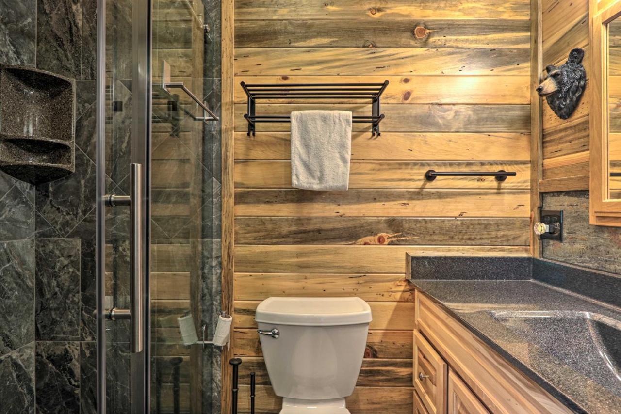 Eclectic Cabin With Hot Tub 1 Mi To Ober Gatlinburg Ngoại thất bức ảnh