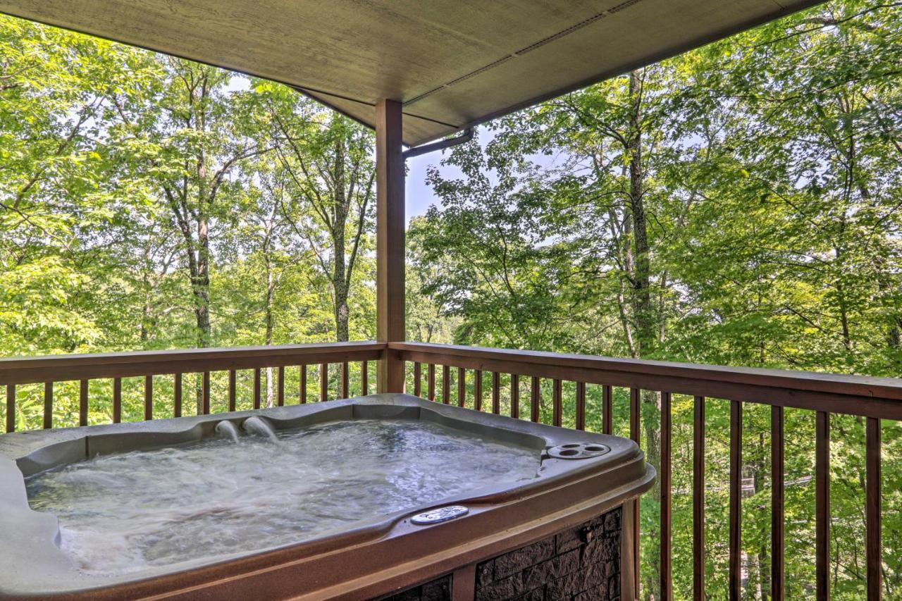 Eclectic Cabin With Hot Tub 1 Mi To Ober Gatlinburg Ngoại thất bức ảnh